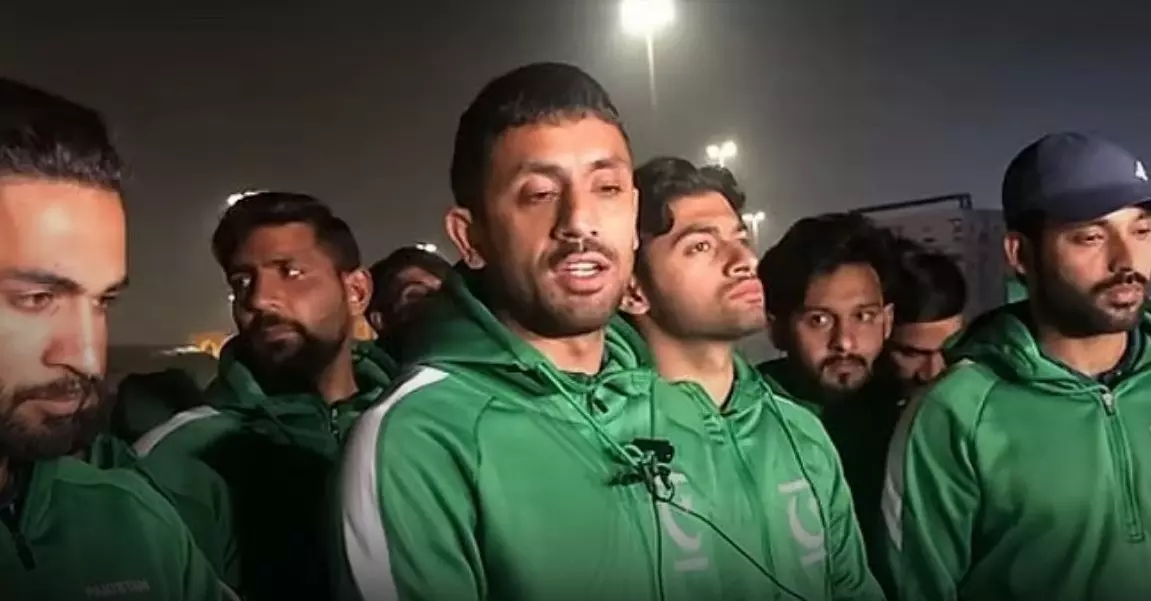 Karachi: पाकिस्तानी टीम में खेल और व्यवहार को लेकर विवाद Karachi: पाकिस्तानी टीम में खेल और व्यवहार को लेकर विवाद