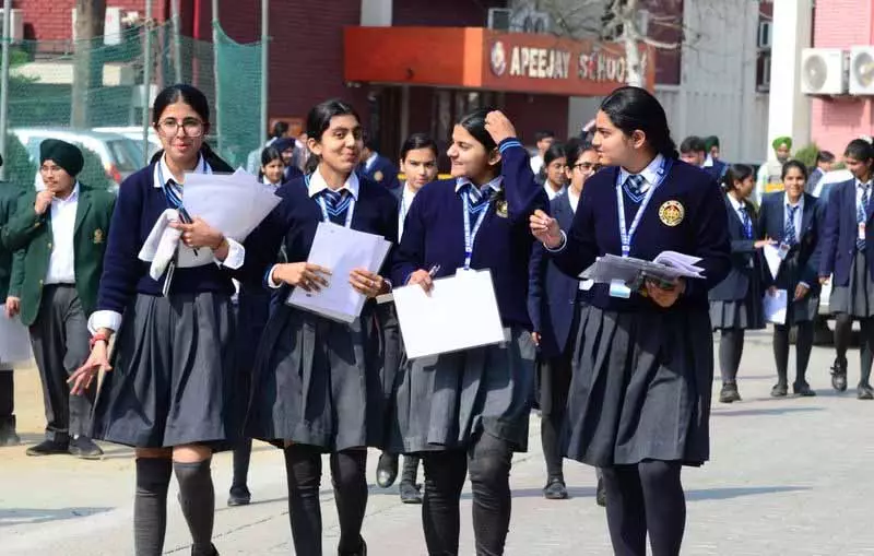 Punjab के स्टूडेंट्स बिना काफ़ी सिस्टम के प्रैक्टिकल कंप्यूटर साइंस एग्जाम में बैठे Punjab के स्टूडेंट्स बिना काफ़ी सिस्टम के प्रैक्टिकल कंप्यूटर साइंस एग्जाम में बैठे