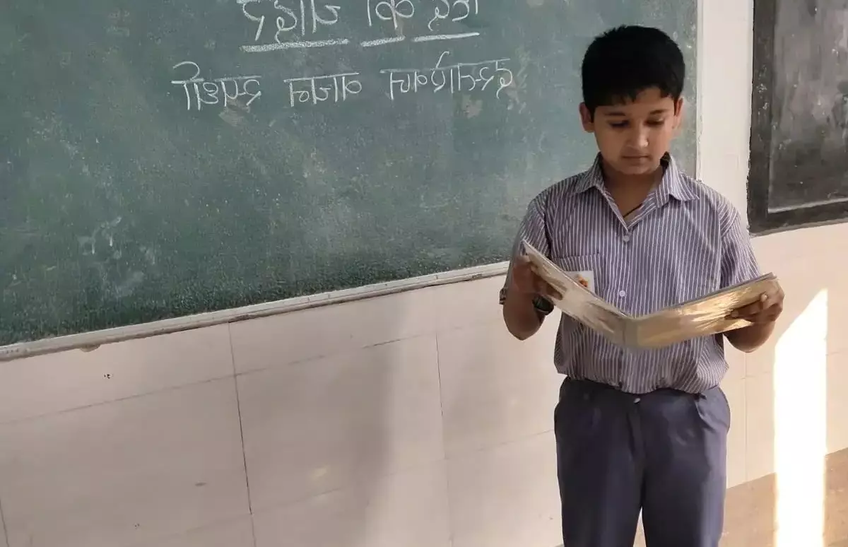 Mumbai: विद्यार्थियों ने शहीदों को याद कर समाज के लिए किया योगदान Mumbai: विद्यार्थियों ने शहीदों को याद कर समाज के लिए किया योगदान