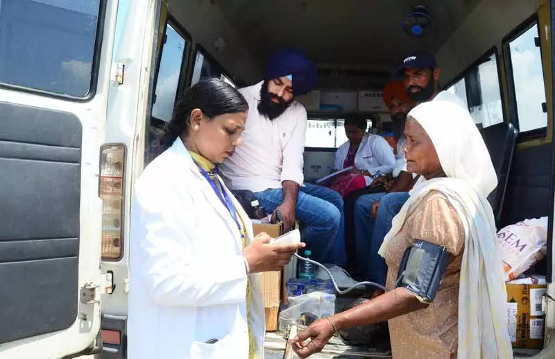 Jalandhar: फ्री हेल्थ चेक-अप कैंप से सैकड़ों लोगों को फायदा हुआ Jalandhar: फ्री हेल्थ चेक-अप कैंप से सैकड़ों लोगों को फायदा हुआ