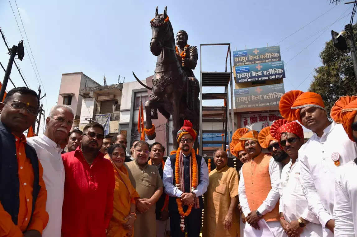 राज्यपाल डेका ने छत्रपति शिवाजी महाराज की जयंती पर किया नमन राज्यपाल डेका ने छत्रपति शिवाजी महाराज की जयंती पर किया नमन