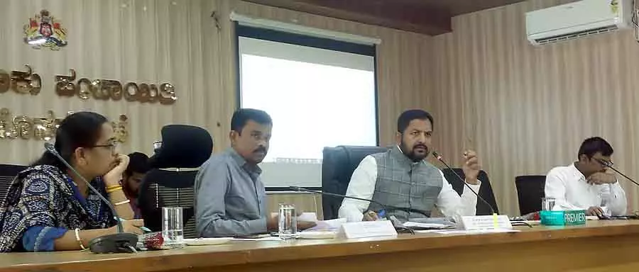 5 साल का परमानेंट ड्राफ्ट प्लान तैयार करें: Sarath Bachegowda ने अधिकारियों को निर्देश दिया 5 साल का परमानेंट ड्राफ्ट प्लान तैयार करें: Sarath Bachegowda ने अधिकारियों को निर्देश दिया