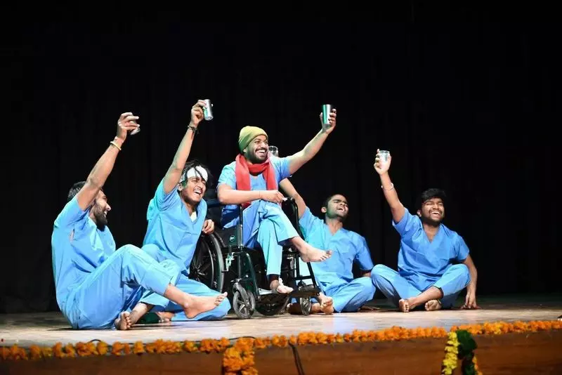 Rohtak में फेस्टिवल का फिनाले मैटेरियलिज़्म और मिडिल क्लास के संघर्षों पर आधारित नाटकों से हुआ Rohtak में फेस्टिवल का फिनाले मैटेरियलिज़्म और मिडिल क्लास के संघर्षों पर आधारित नाटकों से हुआ