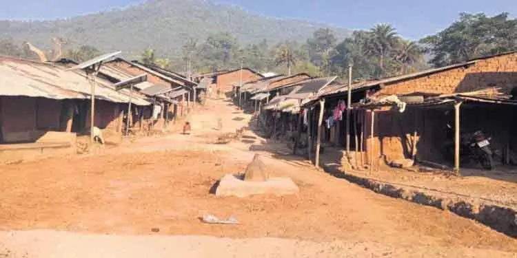Rayagada डोंगरिया समुदाय को बुनियादी सुविधाओं की कमी Rayagada डोंगरिया समुदाय को बुनियादी सुविधाओं की कमी