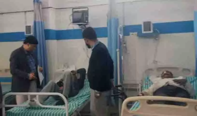 मोतियाबिंद के ऑपरेशन से अंधेपन की वजह से Gorakhpur Hospital बंद मोतियाबिंद के ऑपरेशन से अंधेपन की वजह से Gorakhpur Hospital बंद
