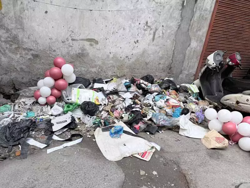 Amritsar MC ने एडवाइजरी जारी कर लोगों से कचरा अलग करने और साफ-सफाई बनाए रखने की अपील की Amritsar MC ने एडवाइजरी जारी कर लोगों से कचरा अलग करने और साफ-सफाई बनाए रखने की अपील की