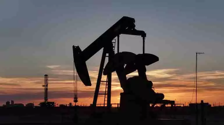 तेल की कीमतों में उछाल से ONGC और ऑयल इंडिया को सहारा; HPCL, BPCL में गिरावट तेल की कीमतों में उछाल से ONGC और ऑयल इंडिया को सहारा; HPCL, BPCL में गिरावट
