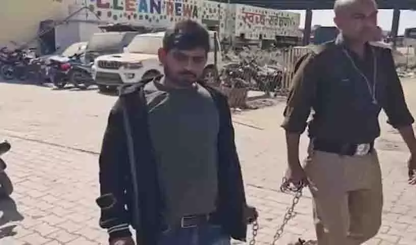 पत्नी का private video रिश्तेदारों और सोशल मीडिया पर लीक करने के आरोप में पति गिरफ्तार पत्नी का private video रिश्तेदारों और सोशल मीडिया पर लीक करने के आरोप में पति गिरफ्तार