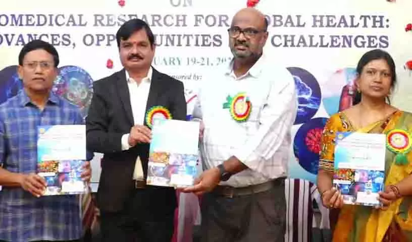 Physiological प्रोसेस सेल सिग्नलिंग पाथवे से कंट्रोल होते हैं: प्रोफेसर श्रीनिवास मूर्ति Physiological प्रोसेस सेल सिग्नलिंग पाथवे से कंट्रोल होते हैं: प्रोफेसर श्रीनिवास मूर्ति