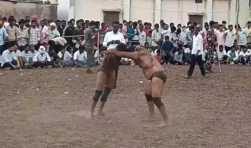 Kubheer mandal मंदिर मेला पारंपरिक कुश्ती और दावत के साथ खत्म हुआ Kubheer mandal मंदिर मेला पारंपरिक कुश्ती और दावत के साथ खत्म हुआ