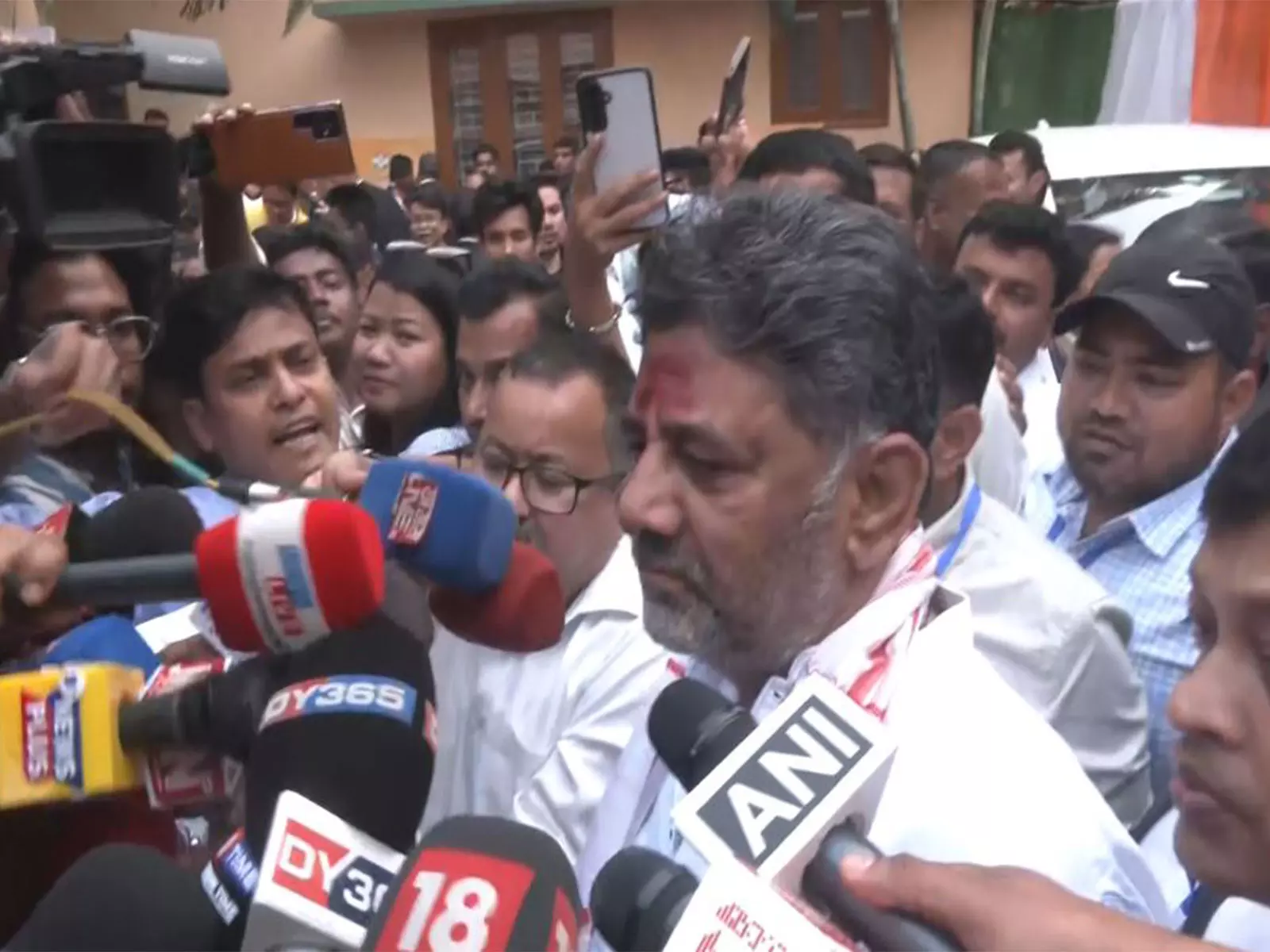 लोग बदलाव चाहते हैं: DK शिवकुमार का कहना है असम में सत्ता विरोधी लहर ज़ोरों पर लोग बदलाव चाहते हैं: DK शिवकुमार का कहना है असम में सत्ता विरोधी लहर ज़ोरों पर