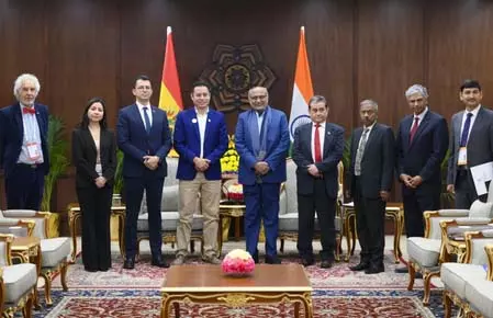 राधाकृष्णन ने बोलीविया के उपराष्ट्रपति से की मुलाकात, संबंधों को मजबूत करने पर हुई चर्चा राधाकृष्णन ने बोलीविया के उपराष्ट्रपति से की मुलाकात, संबंधों को मजबूत करने पर हुई चर्चा