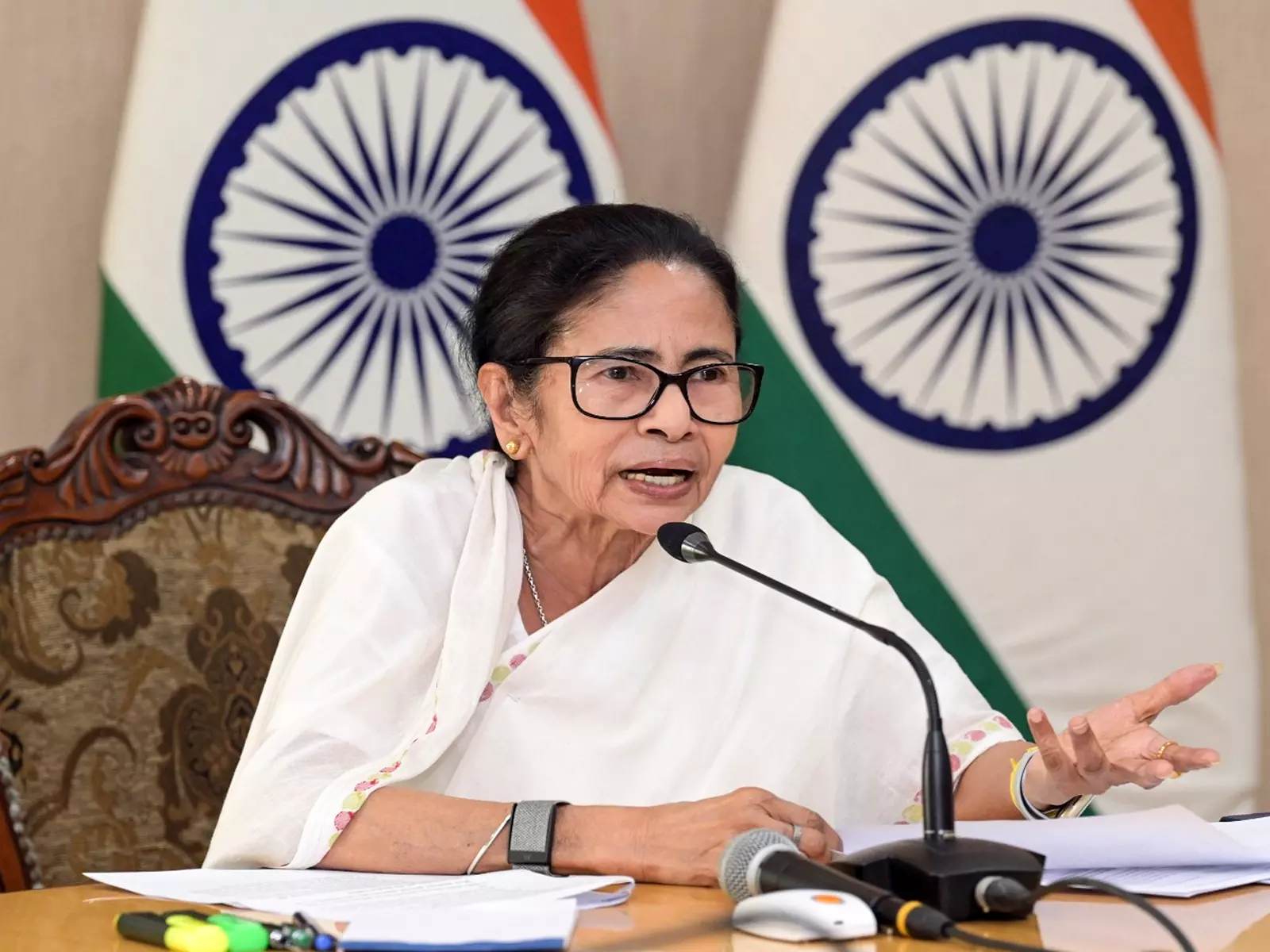 ममता बनर्जी ने श्रीरामकृष्ण के नाम में स्वामी जोड़ने पर PM मोदी की आलोचना की ममता बनर्जी ने श्रीरामकृष्ण के नाम में स्वामी जोड़ने पर PM मोदी की आलोचना की