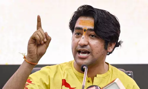 धीरेंद्र शास्त्री को कथा करने की नहीं मिली अनुमति धीरेंद्र शास्त्री को कथा करने की नहीं मिली अनुमति