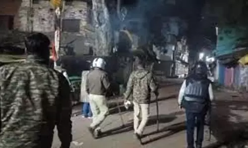 Jabalpur: दुर्गा मंदिर में आरती के समय  2 पक्षों के बीच मारपीट-पथराव