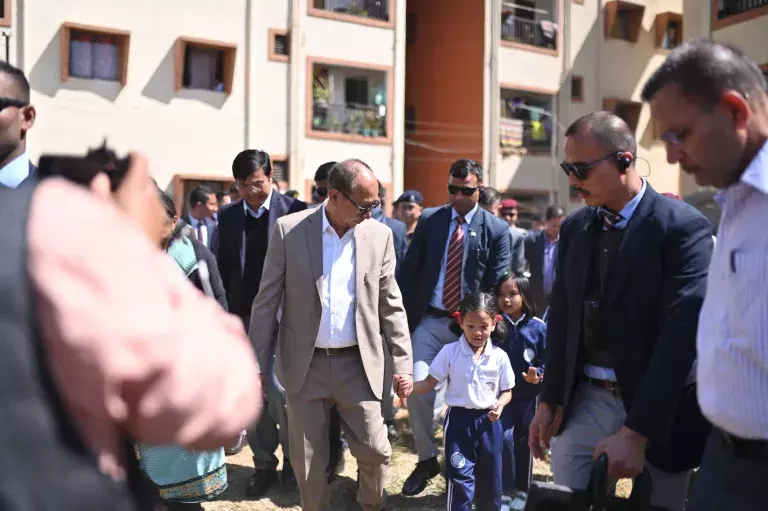 मणिपुर के CM खेमचंद ने IDPs को भरोसा दिलाया: आपके आंसू बेकार नहीं जाएंगे मणिपुर के CM खेमचंद ने IDPs को भरोसा दिलाया: आपके आंसू बेकार नहीं जाएंगे