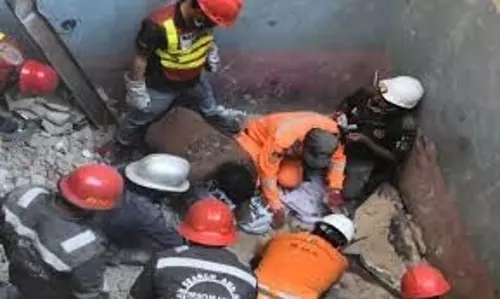 Karachi: रिहायशी इमारत में हुए धमाके में 16 लोगों की मौत Karachi: रिहायशी इमारत में हुए धमाके में 16 लोगों की मौत