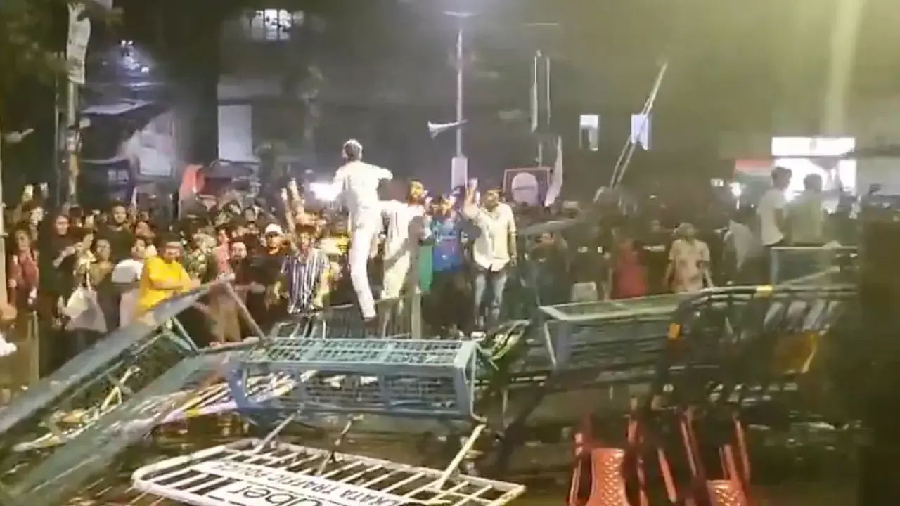 Kolkata: आरजी कार पीड़ित के पिता ने केस सीबीआई को ट्रांसफर करने के हाईकोर्ट के आदेश की आलोचना Kolkata: आरजी कार पीड़ित के पिता ने केस सीबीआई को ट्रांसफर करने के हाईकोर्ट के आदेश की आलोचना