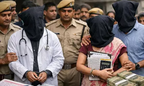 Indore : मेडिकल लापरवाही की वजह से शहर के डॉक्टर को ₹5 लाख का हर्जाना देना पड़ा Indore : मेडिकल लापरवाही की वजह से शहर के डॉक्टर को ₹5 लाख का हर्जाना देना पड़ा