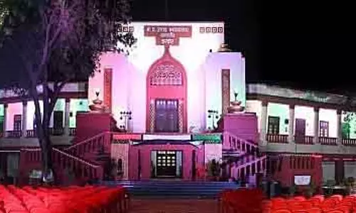 MP : हाई कोर्ट ने आय से अधिक संपत्ति मामले में FIR रद्द करने से किया इनकार MP : हाई कोर्ट ने आय से अधिक संपत्ति मामले में FIR रद्द करने से किया इनकार