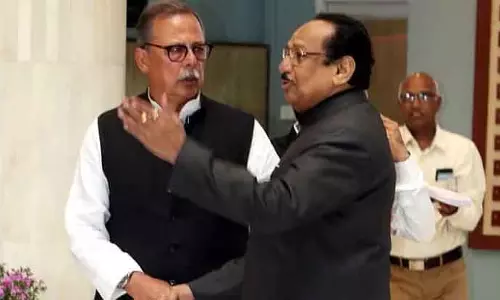 MP : 6 MLAs ने चेकिंग पॉइंट्स पर सवाल उठाए, वसूली का आरोप लगाया MP : 6 MLAs ने चेकिंग पॉइंट्स पर सवाल उठाए, वसूली का आरोप लगाया