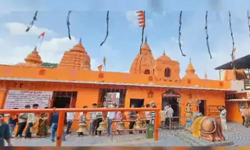 महादेव घाट में मंदिर दर्शन कर रही महिला की गोल्ड चेन चोरी