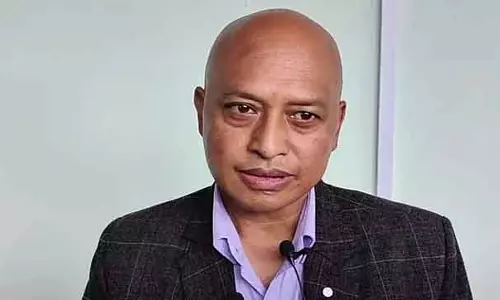 Meghalaya : शिलांग के MP रिकी सिंहकन की फुटबॉल खेलते समय गिरने से मौत हो गई Meghalaya : शिलांग के MP रिकी सिंहकन की फुटबॉल खेलते समय गिरने से मौत हो गई