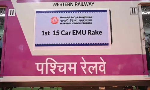 Mumbai लोकल ट्रेन अपग्रेड: ICF ने सबअर्बन नेटवर्क के लिए पहली बार 15-कार EMU रेक शुरू किया Mumbai लोकल ट्रेन अपग्रेड: ICF ने सबअर्बन नेटवर्क के लिए पहली बार 15-कार EMU रेक शुरू किया