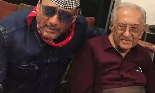 जैकी श्रॉफ ने अमीन सयानी को किया याद, बोले-आप हमेशा दिल में रहेंगे जैकी श्रॉफ ने अमीन सयानी को किया याद, बोले-आप हमेशा दिल में रहेंगे