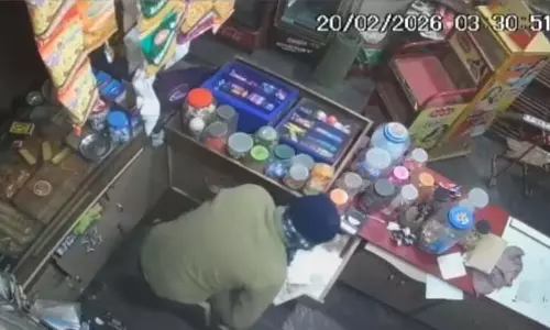 Jalandhar :जनरल स्टोर में लुटेरों ने किया बड़ा कांड Jalandhar :जनरल स्टोर में लुटेरों ने किया बड़ा कांड