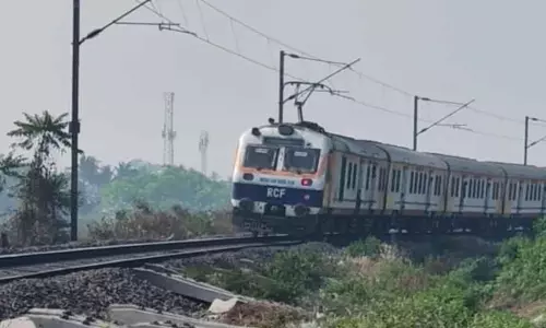 Cuttack में MEMU ट्रेनों के बीच आमने-सामने की स्थिति
