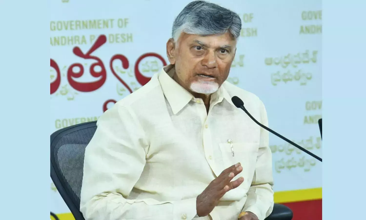 Andhra प्रदेश सरकार ने टीटीडी घी सप्लाई में हेरिटेज और इंदापुर डेयरी के बीच संबंध से इनकार किया Andhra प्रदेश सरकार ने टीटीडी घी सप्लाई में हेरिटेज और इंदापुर डेयरी के बीच संबंध से इनकार किया
