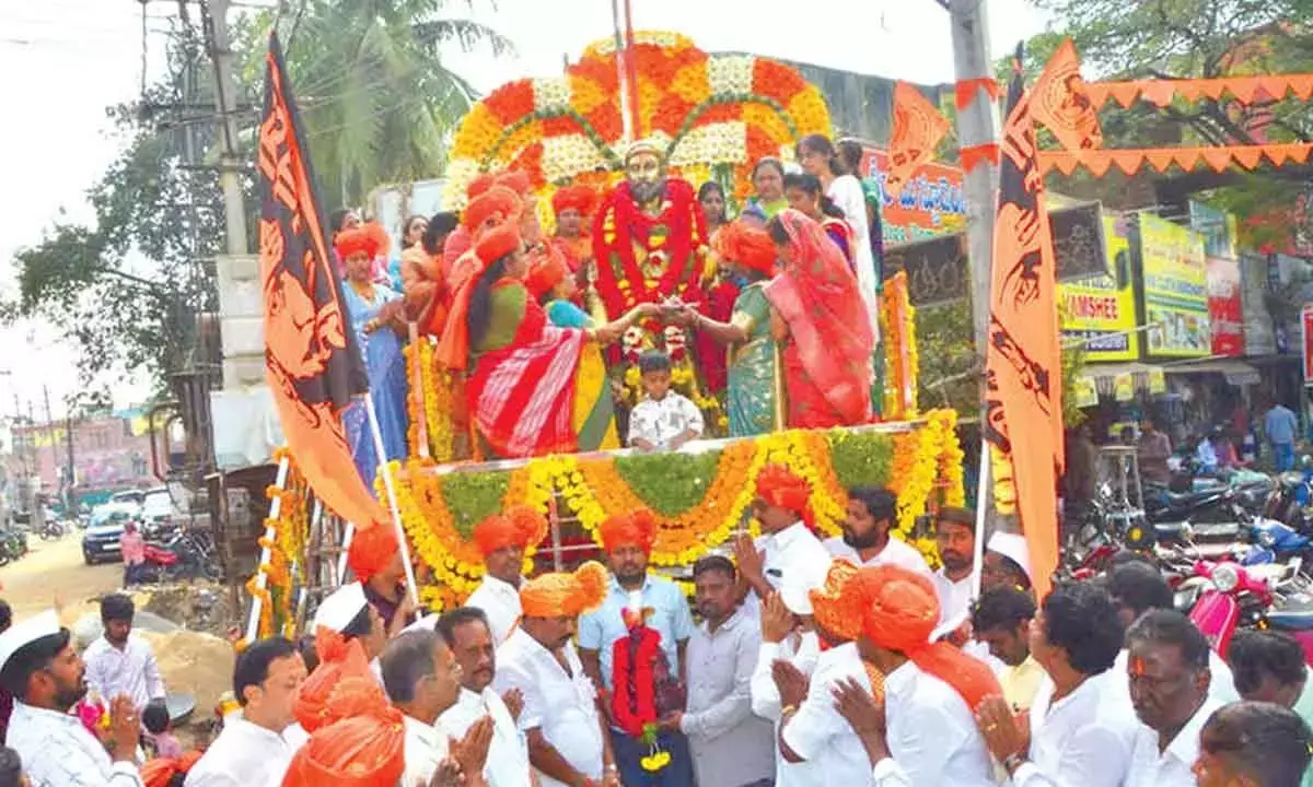 Andhra: शिवाजी जयंती मनाई गई Andhra: शिवाजी जयंती मनाई गई