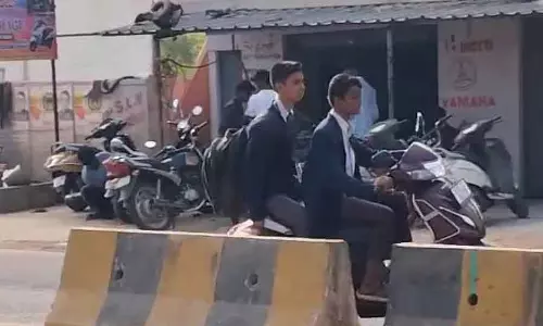 Anekal : नाबालिगों के गाड़ी चलाने पर कोई ब्रेक नहीं