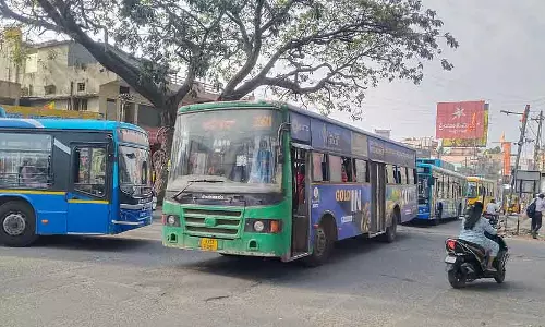 Anekal : ट्रैफिक नियम हवा में उड़ रहे हैं, लोग परेशान