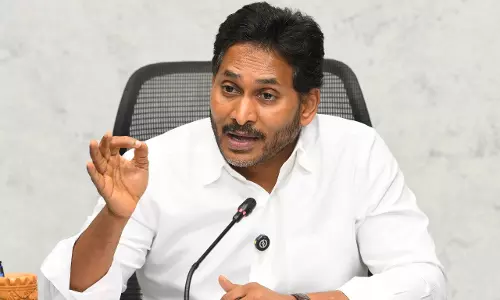 Jagan का दावा, नायडू कार्यकाल में लड्डू घी आपूर्ति में अनियमितता Jagan का दावा, नायडू कार्यकाल में लड्डू घी आपूर्ति में अनियमितता