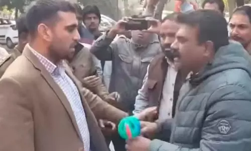 रैटल टॉय मुद्दा सिरसा MLA ने गुहला MLA के खिलाफ FIR पर सरकार की आलोचना की रैटल टॉय मुद्दा सिरसा MLA ने गुहला MLA के खिलाफ FIR पर सरकार की आलोचना की