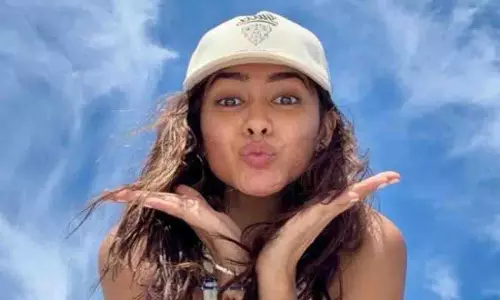 Mrunal Thakur ने धनुष के साथ डेटिंग की अफवाहों के बीच अरेंज मैरिज पर अपनी राय दी Mrunal Thakur ने धनुष के साथ डेटिंग की अफवाहों के बीच अरेंज मैरिज पर अपनी राय दी