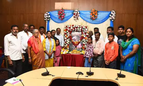 शिवाजी ने हिंदू धर्म के लिए अपनी जान कुर्बान कर दी: Arundhati शिवाजी ने हिंदू धर्म के लिए अपनी जान कुर्बान कर दी: Arundhati