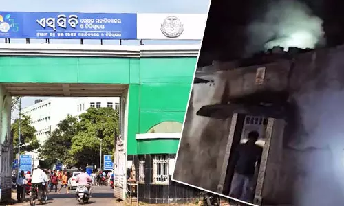 Cuttack पटाखा विस्फोट, एक और पीड़ित की जलने से मौत, मृतकों की संख्या बढ़कर 3 हुई Cuttack पटाखा विस्फोट, एक और पीड़ित की जलने से मौत, मृतकों की संख्या बढ़कर 3 हुई