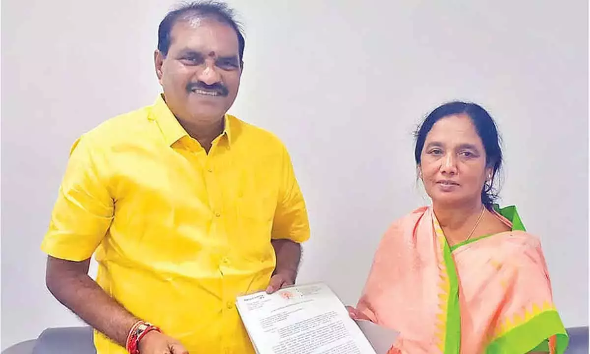 Andhra: सुनीता ने हंड्री-नीवा फेज-2 के तहत 1.03 लाख एकड़ जमीन को स्थिर करने का आग्रह किया Andhra: सुनीता ने हंड्री-नीवा फेज-2 के तहत 1.03 लाख एकड़ जमीन को स्थिर करने का आग्रह किया