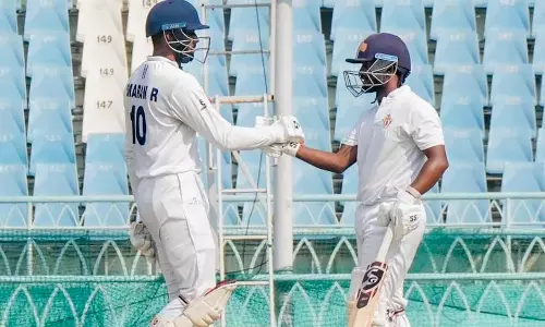 कर्नाटक ने उत्तराखंड को हराकर जम्मू-कश्मीर के साथ खिताबी मुकाबला तय किया कर्नाटक ने उत्तराखंड को हराकर जम्मू-कश्मीर के साथ खिताबी मुकाबला तय किया