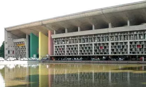 Haryana  : हाई कोर्ट ने 40 साल की सर्विस का विवाद खत्म किया