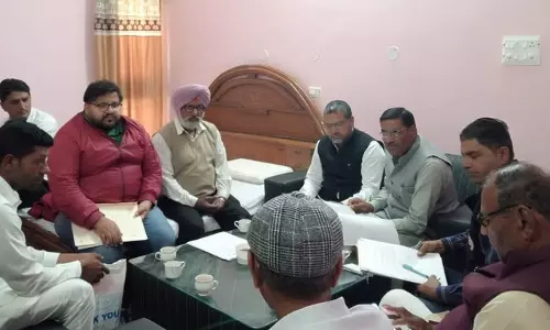 CM विंडो सुनवाई के दौरान किसानों ने फसल नुकसान और पेस्टिसाइड का मुद्दा उठाया CM विंडो सुनवाई के दौरान किसानों ने फसल नुकसान और पेस्टिसाइड का मुद्दा उठाया