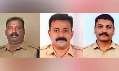 Kerala : पुलिस और वर्कशॉप स्टाफ ने झील में कूदी युवती को बचाया Kerala : पुलिस और वर्कशॉप स्टाफ ने झील में कूदी युवती को बचाया