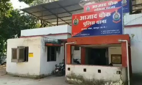 रायपुर में दिनदहाड़े डबल किडनैपिंग से मचा हड़कंप, आरोपी हिरासत में रायपुर में दिनदहाड़े डबल किडनैपिंग से मचा हड़कंप, आरोपी हिरासत में