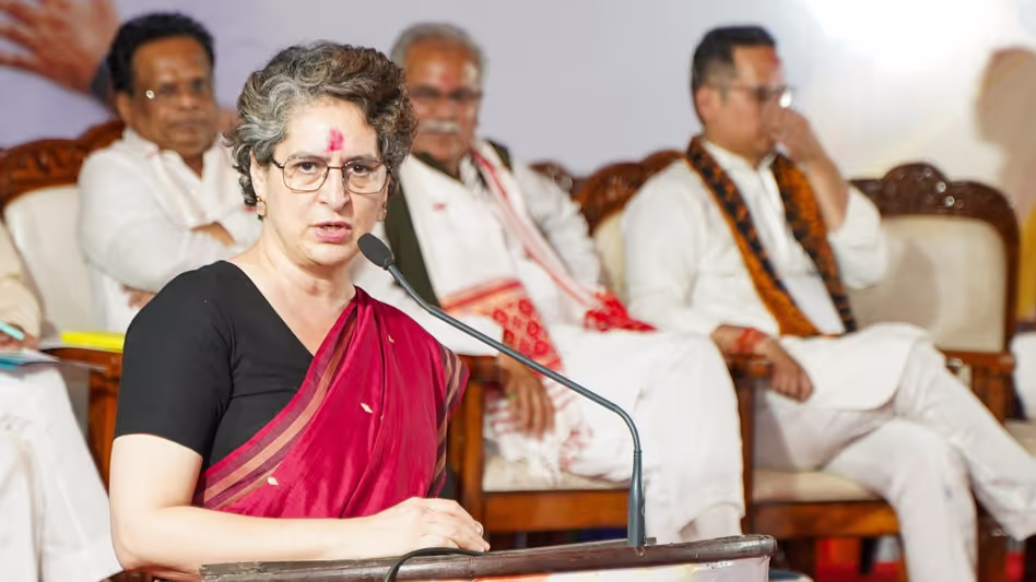 Assam में बेरोजगारी और महिला सुरक्षा को लेकर बीजेपी पर हमला बोला Assam में बेरोजगारी और महिला सुरक्षा को लेकर बीजेपी पर हमला बोला