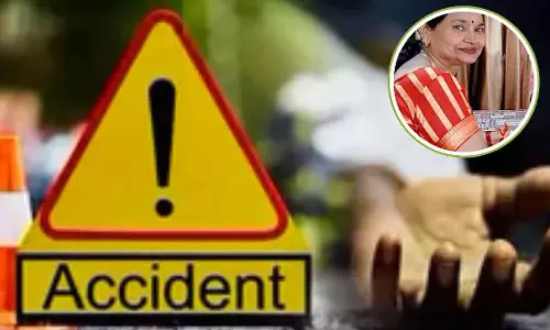 MP : बुंदेलखंड एक्सप्रेसवे पर कार और ट्रक की टक्कर में एक ही परिवार के 1 सदस्य की मौत, 3 घायल MP : बुंदेलखंड एक्सप्रेसवे पर कार और ट्रक की टक्कर में एक ही परिवार के 1 सदस्य की मौत, 3 घायल