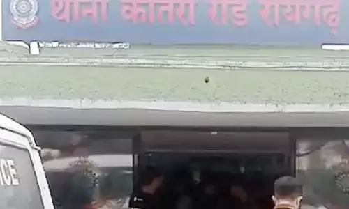 साड़ी के झूले से परिवार की खुशियां उड़ गई, बच्ची की मौत साड़ी के झूले से परिवार की खुशियां उड़ गई, बच्ची की मौत