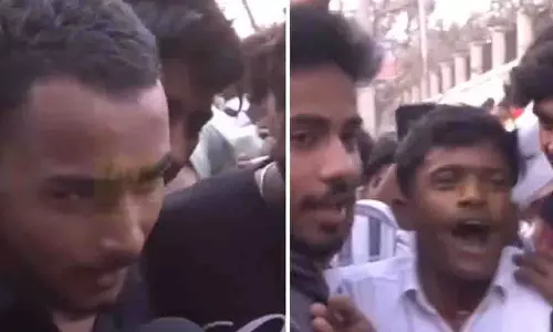 Bihar के छात्रों ने कैमरे पर महिला रिपोर्टर को छेड़ा, परेशान किया
